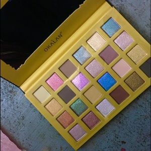 NEW: Okalan Stately Eye Shadow Palette